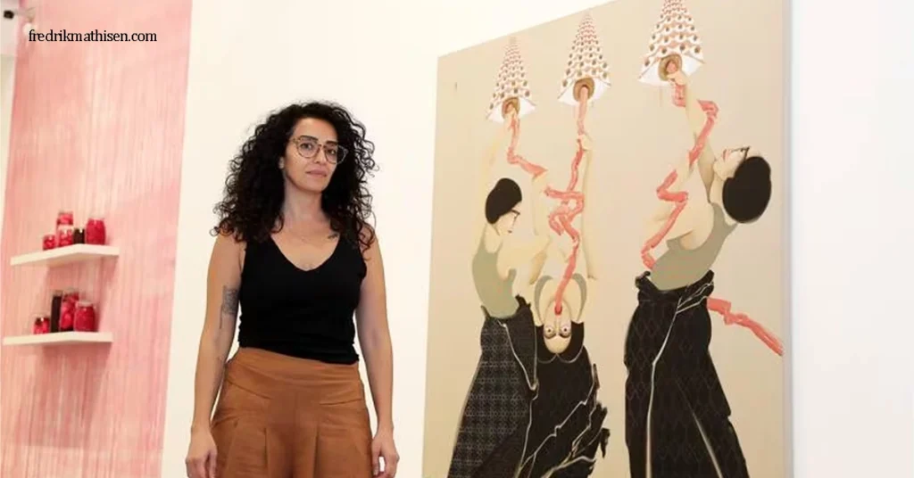 Hayv Kahraman ฮายฟ์ คาห์รามาน ศิลปินชาวอเมริกันเชื้อสายอิรักใน ลอสแอนเจลิสนำประสบการณ์ชีวิตของเธอในฐานะผู้หญิงผู้ลี้ภัยมา